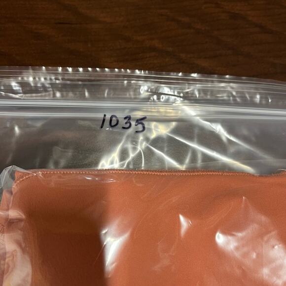 Lululemon Shorts Womens 10 Coral Wunder Train High-Rise 6" Workout Training Gym - Picture 10 of 10